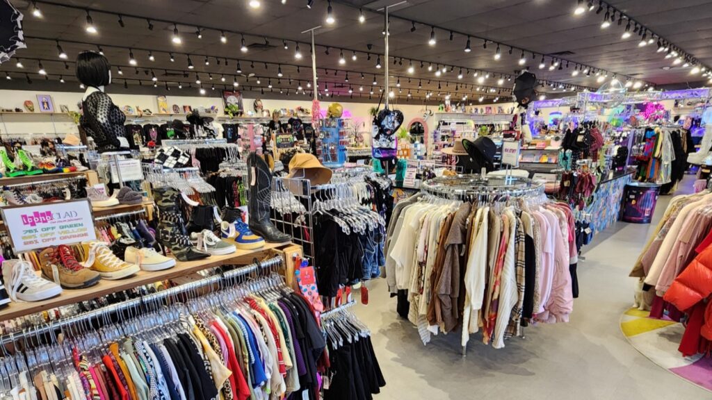 A picture of iconoCLAD's 855 S State location, Utah's Best Boutique, best consignment shop, best thrift store, Downtown Salt Lake City for new and secondhand streetwear, alternative fashion, goth, and festival rave gear.